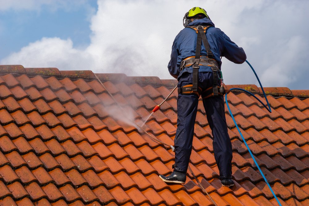 How Long Does Roof Cleaning Last in the UK Weather